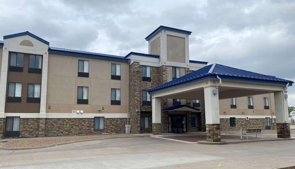 Country Inn And Suites By Radisson Garden City Ks Buitenkant foto