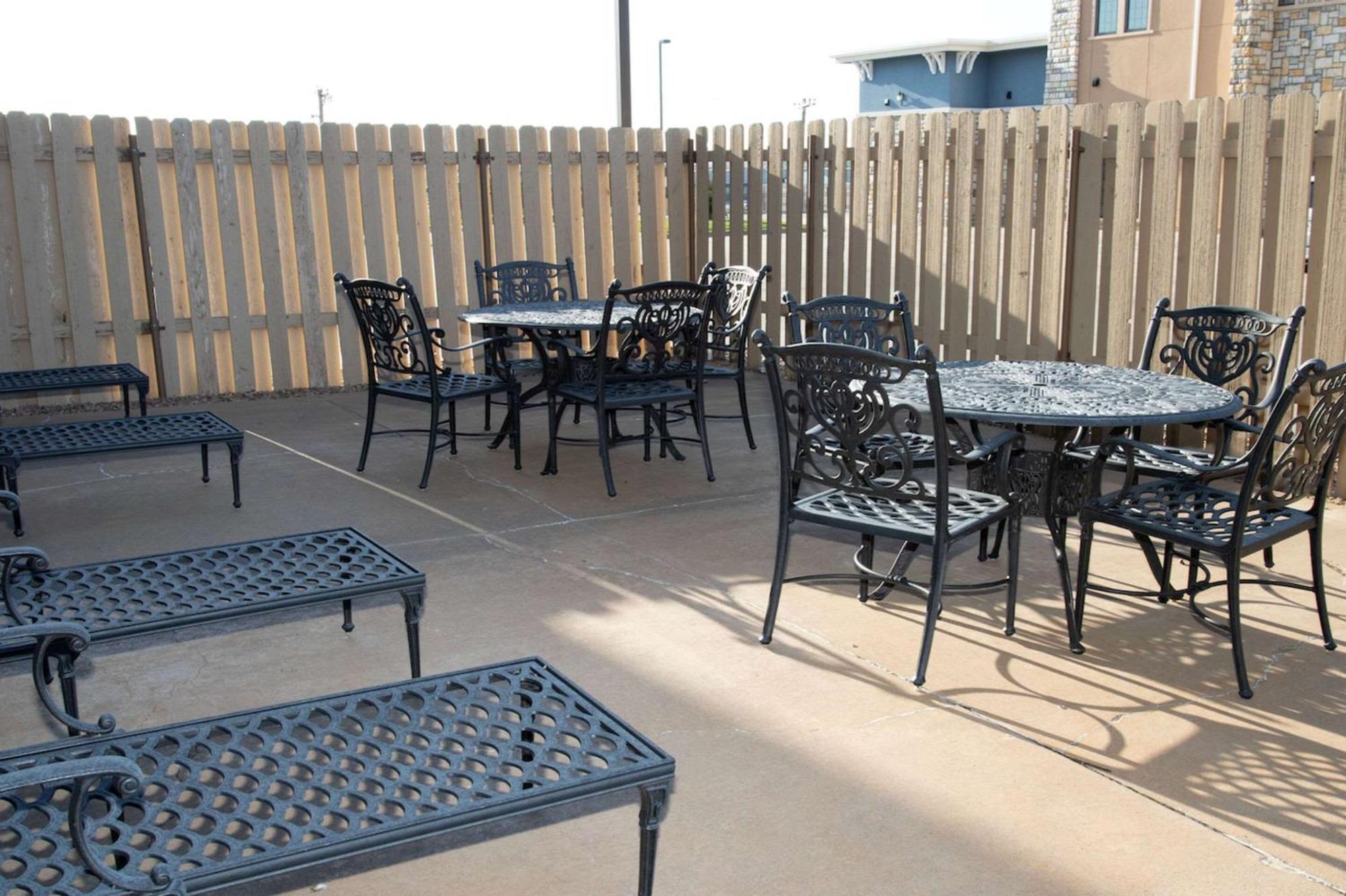 Country Inn And Suites By Radisson Garden City Ks Buitenkant foto