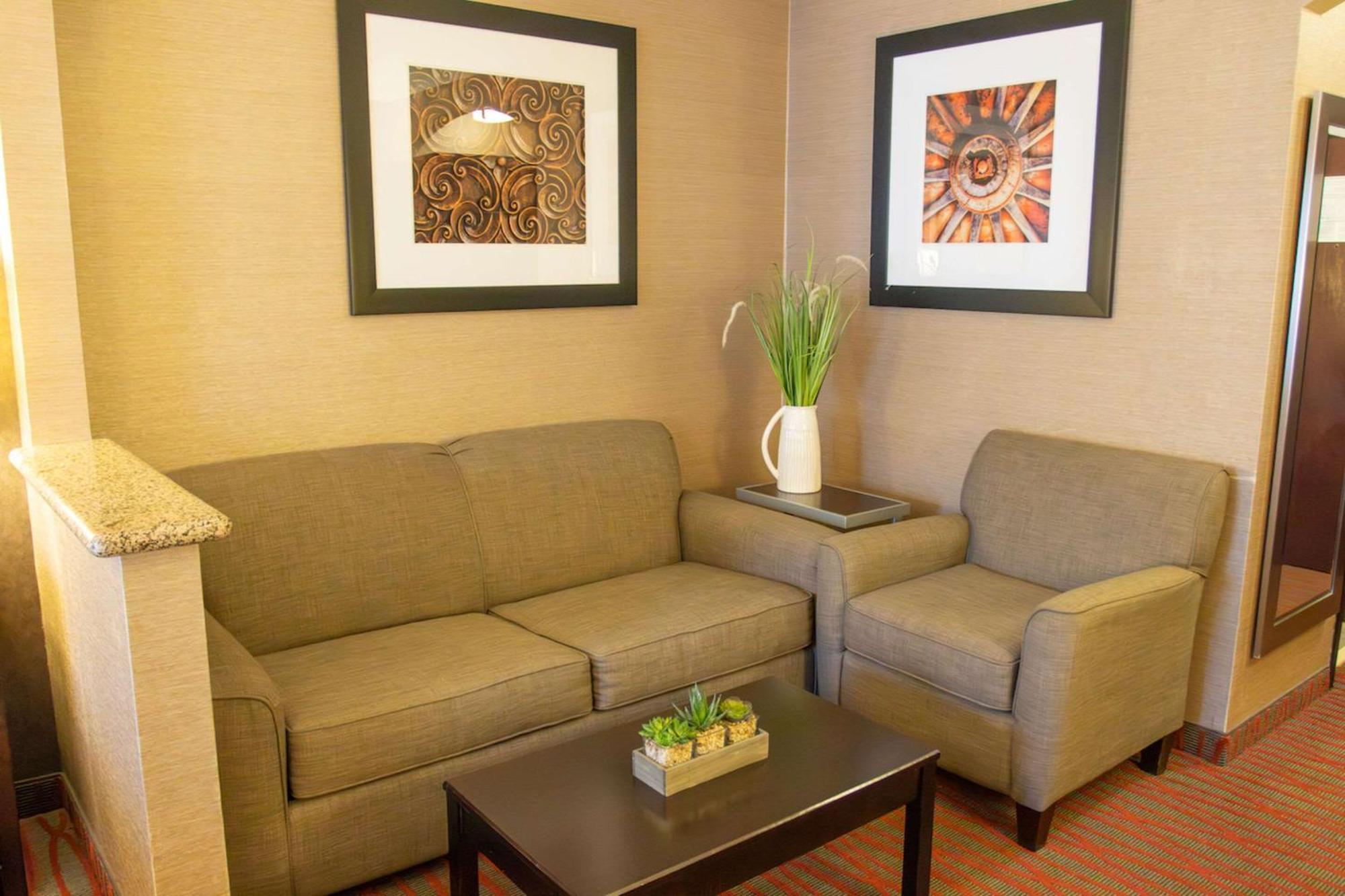Country Inn And Suites By Radisson Garden City Ks Buitenkant foto