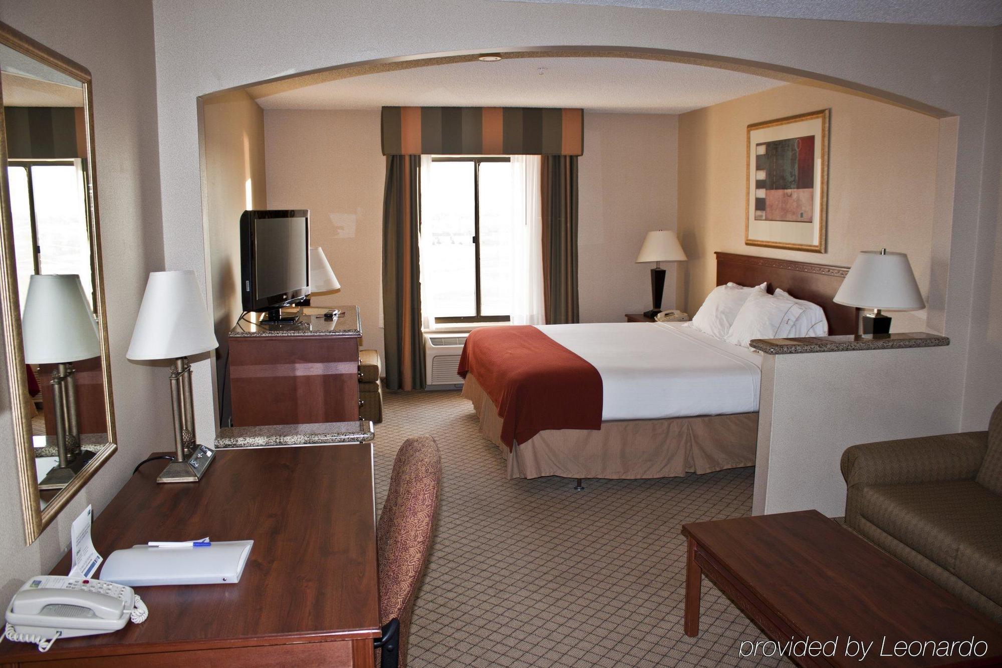 Country Inn And Suites By Radisson Garden City Ks Buitenkant foto